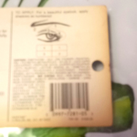 Revlon Overtime Shadow Paradise Matte Eyeshadow Palette ๐จ - Picture 6 of 10